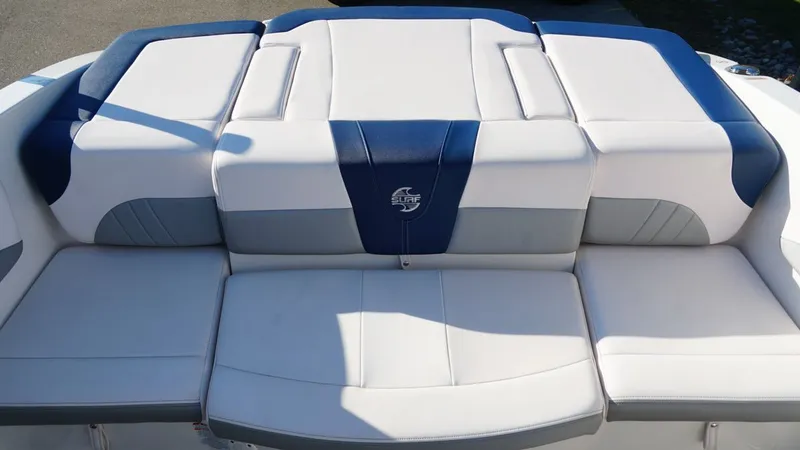 Slide: The Image of Chaparral 21 H2O Surf 2019 - 10