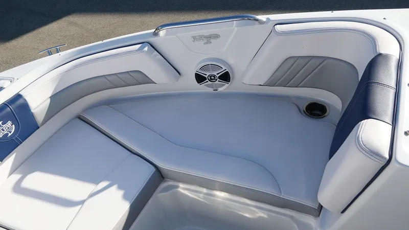 Slide: The Image of Chaparral 21 H2O Surf 2019 - 13