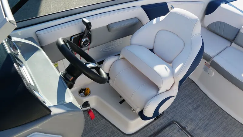 Slide: The Image of Chaparral 21 H2O Surf 2019 - 18