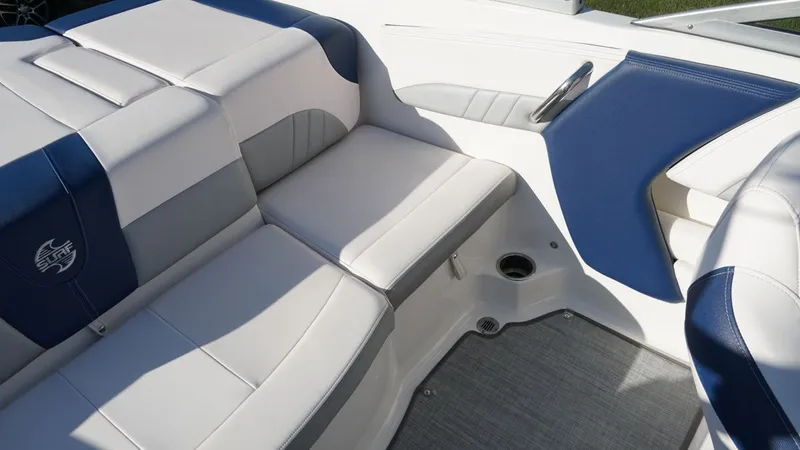 Slide: The Image of Chaparral 21 H2O Surf 2019 - 21