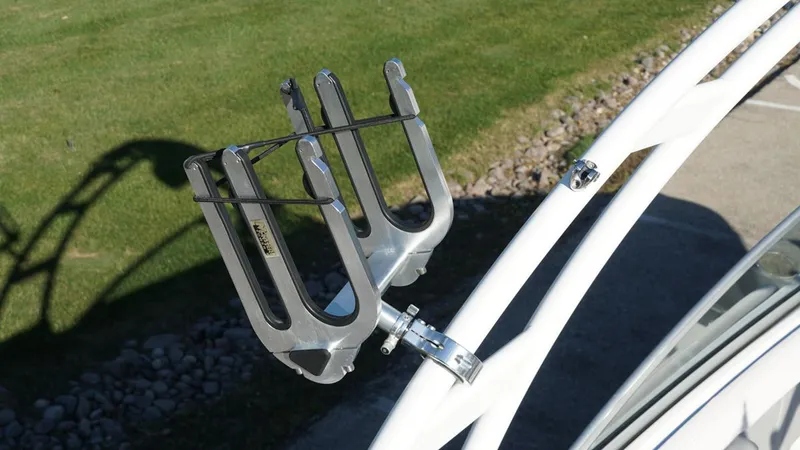 Slide: The Image of Chaparral 21 H2O Surf 2019 - 29