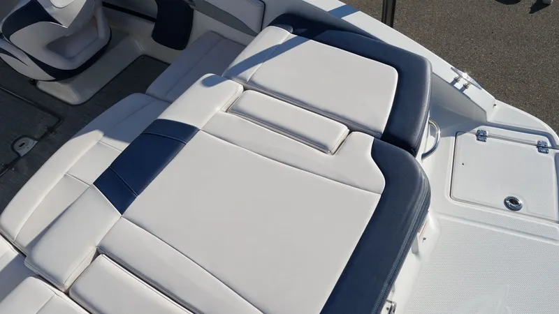 Slide: The Image of Chaparral 21 H2O Surf 2019 - 7