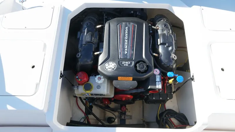 Slide: The Image of Chaparral 21 H2O Surf 2019 - 9