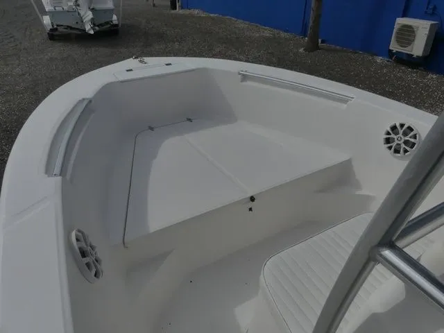 Slide: The Image of Angler PRO 24 2021 - 12