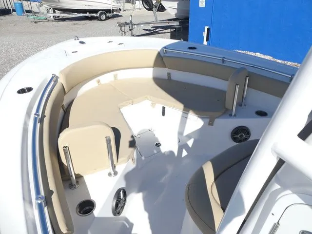 Slide: The Image of Sportsman Heritage 211 Center Console 2018 - 13