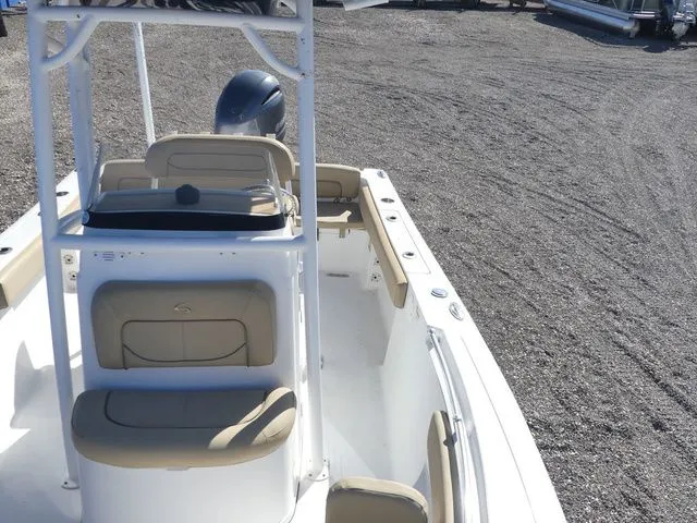 Slide: The Image of Sportsman Heritage 211 Center Console 2018 - 16