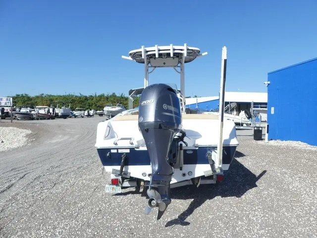 Slide: The Image of Sportsman Heritage 211 Center Console 2018 - 5