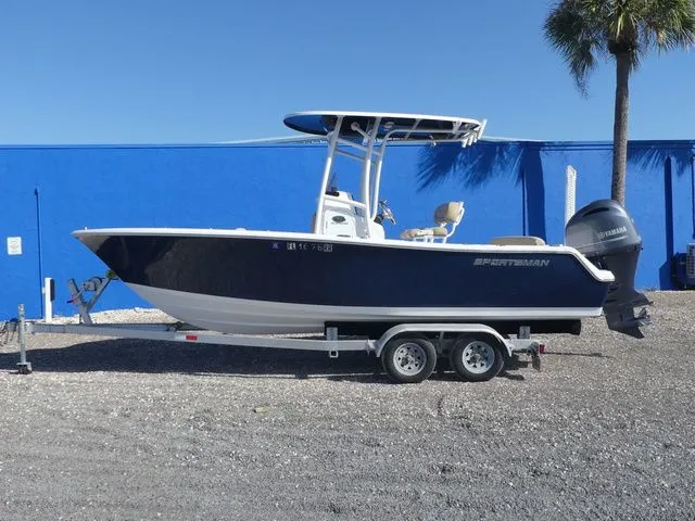 Slide: The Image of Sportsman Heritage 211 Center Console 2018 - 7