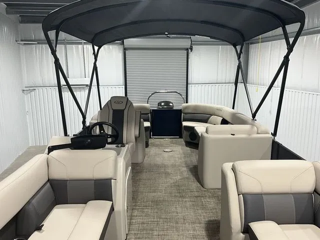 Slide: The Image of Harris Cruiser 210 2022 - 3