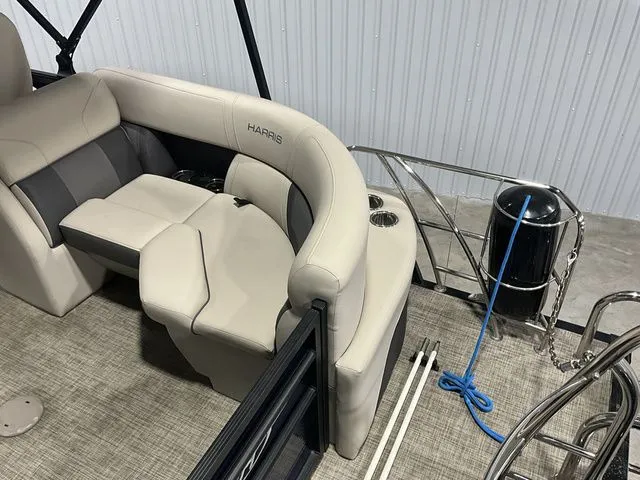 Slide: The Image of Harris Cruiser 210 2022 - 9