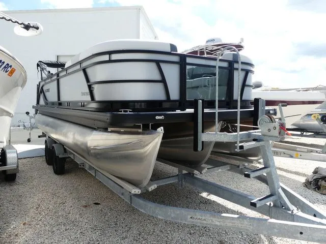 The Image of Godfrey Sweetwater 2286 QS 2026 - 1