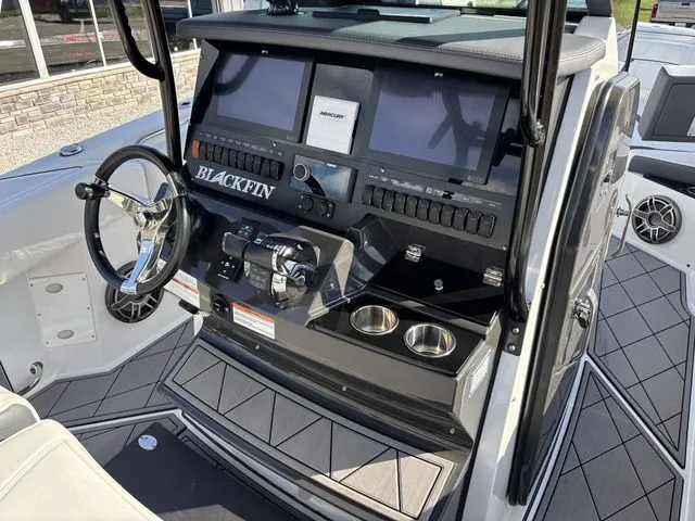 Slide: The Image of Blackfin 272 CC 2022 - 10