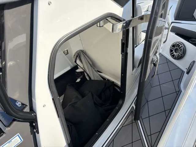 Slide: The Image of Blackfin 272 CC 2022 - 14