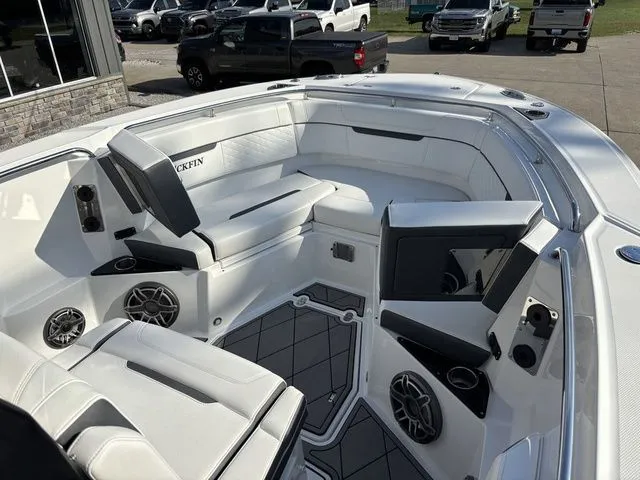 Slide: The Image of Blackfin 272 CC 2022 - 15