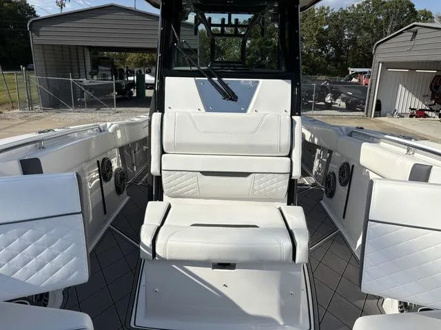 Slide: The Image of Blackfin 272 CC 2022 - 16