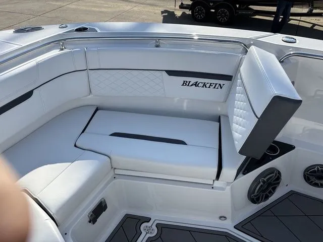 Slide: The Image of Blackfin 272 CC 2022 - 17