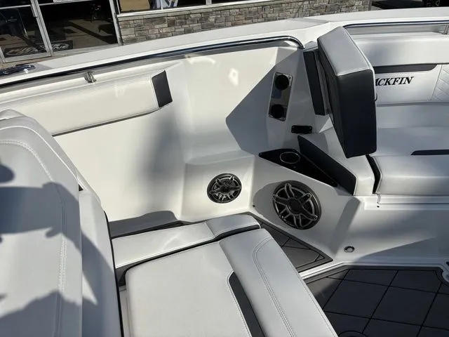 Slide: The Image of Blackfin 272 CC 2022 - 19