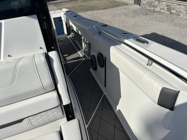 Slide: The Image of Blackfin 272 CC 2022 - 21