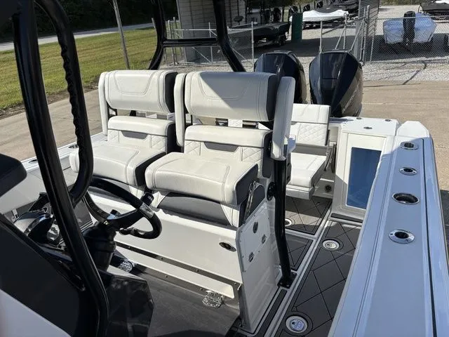 Slide: The Image of Blackfin 272 CC 2022 - 22