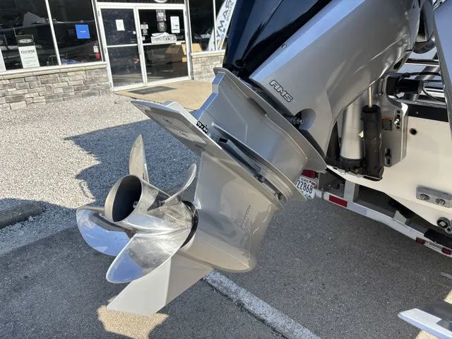 Slide: The Image of Blackfin 272 CC 2022 - 3