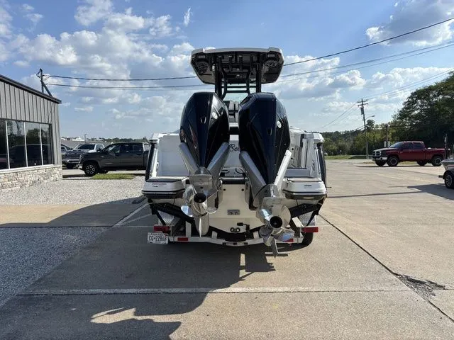 Slide: The Image of Blackfin 272 CC 2022 - 4