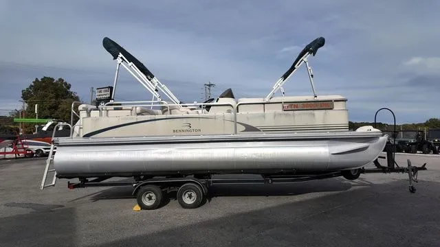 Slide: The Image of Bennington 2275 LXGR 2004 - 1