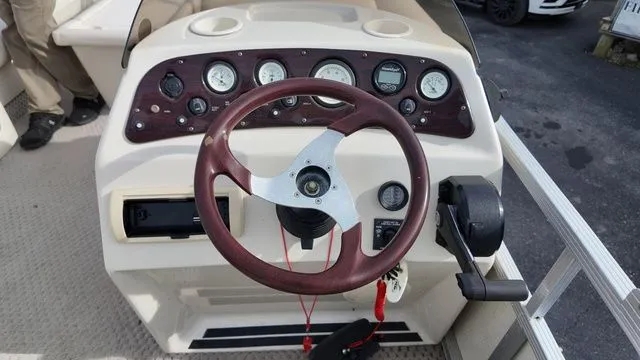 Slide: The Image of Bennington 2275 LXGR 2004 - 15