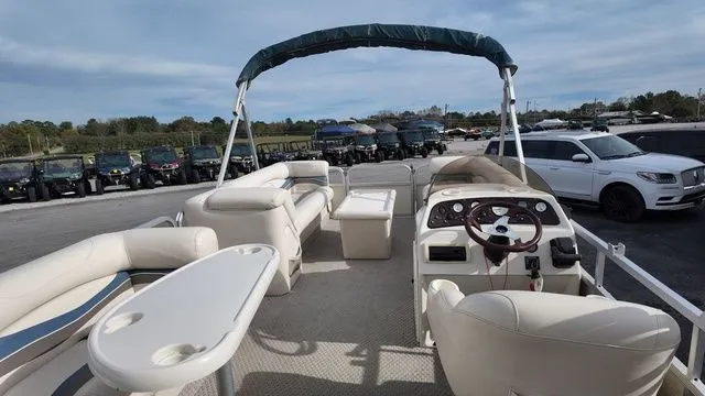 Slide: The Image of Bennington 2275 LXGR 2004 - 21