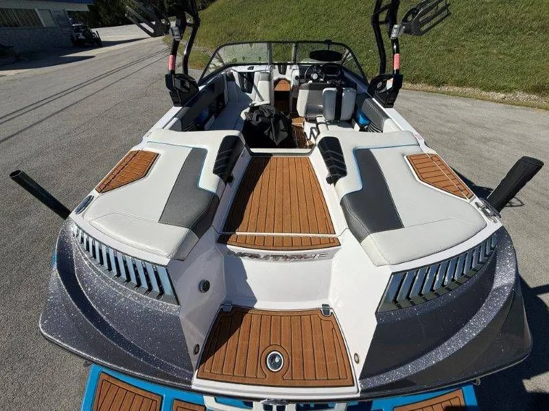 Slide: The Image of Nautique G23 2015 - 13