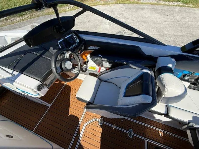 Slide: The Image of Nautique G23 2015 - 25