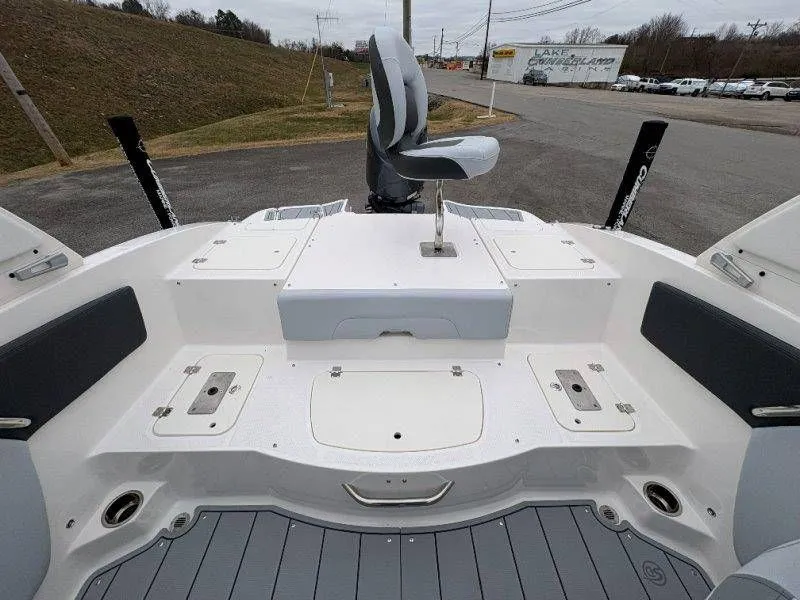 Slide: The Image of Chaparral 21 SSi Ski & Fish OB 2026 - 20