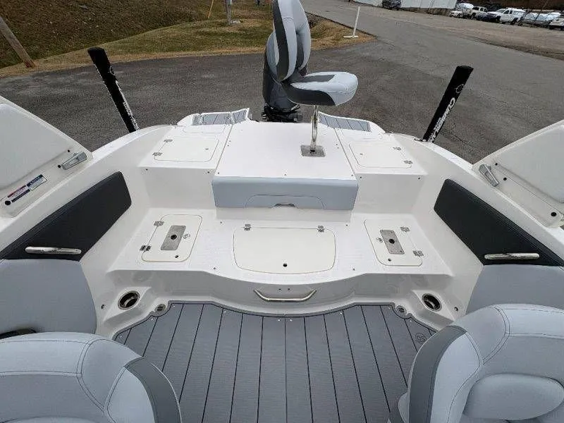 Slide: The Image of Chaparral 21 SSi Ski & Fish OB 2026 - 21