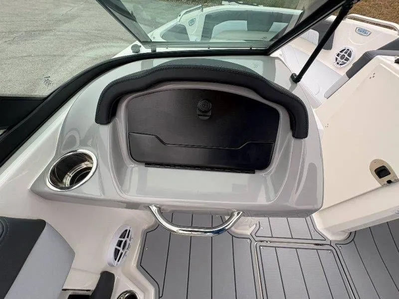 Slide: The Image of Chaparral 21 SSi Ski & Fish OB 2026 - 23