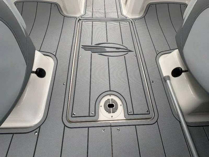 Slide: The Image of Chaparral 21 SSi Ski & Fish OB 2026 - 28