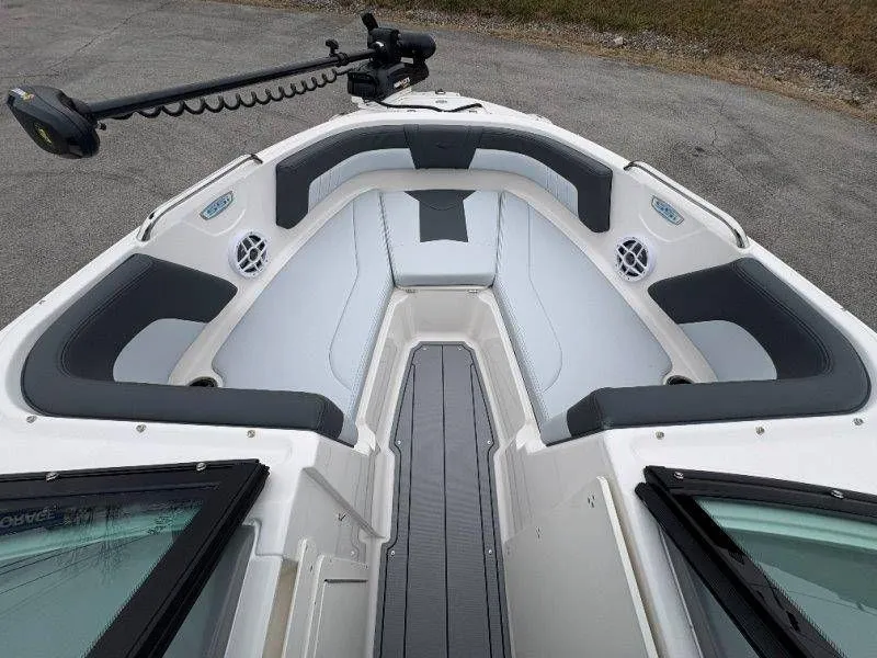 Slide: The Image of Chaparral 21 SSi Ski & Fish OB 2026 - 29