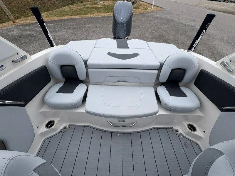 Slide: The Image of Chaparral 21 SSi Ski & Fish OB 2026 - 30