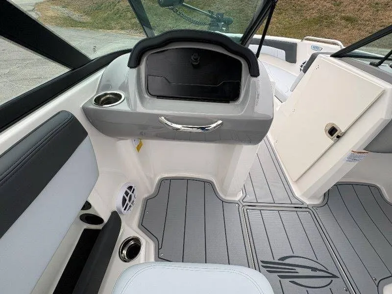 Slide: The Image of Chaparral 21 SSi Ski & Fish OB 2026 - 33