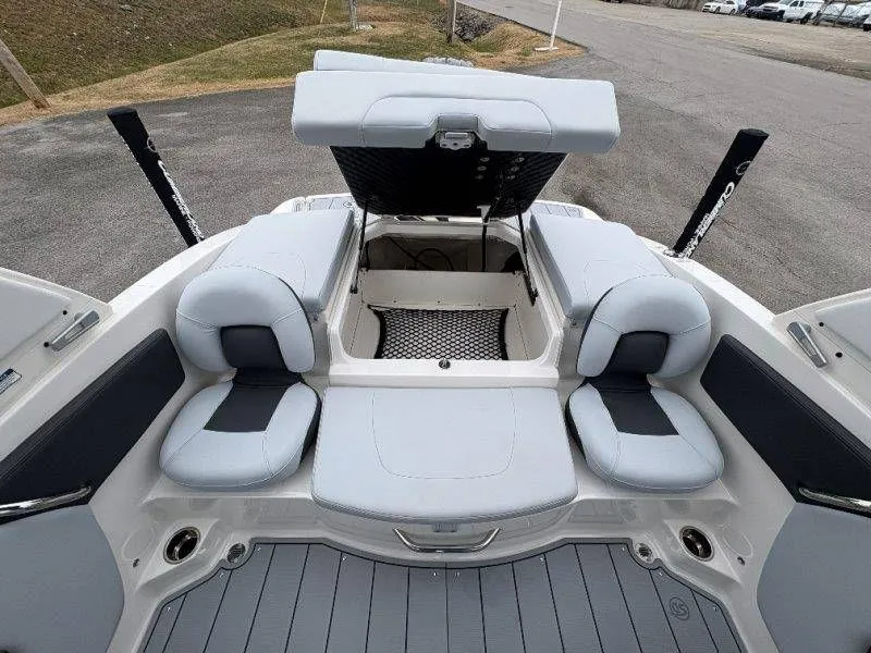 Slide: The Image of Chaparral 21 SSi Ski & Fish OB 2026 - 36