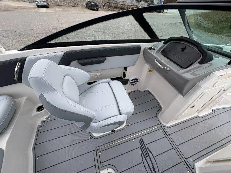 Slide: The Image of Chaparral 21 SSi Ski & Fish OB 2026 - 40