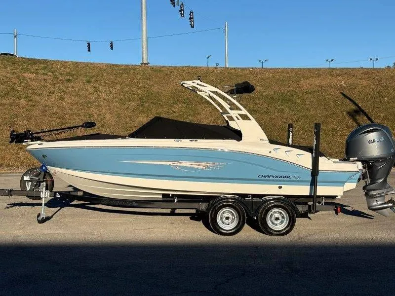 Slide: The Image of Chaparral 21 SSi Ski & Fish OB 2026 - 41