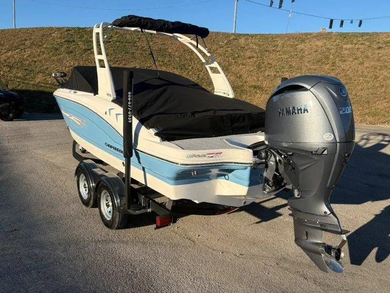 Slide: The Image of Chaparral 21 SSi Ski & Fish OB 2026 - 42