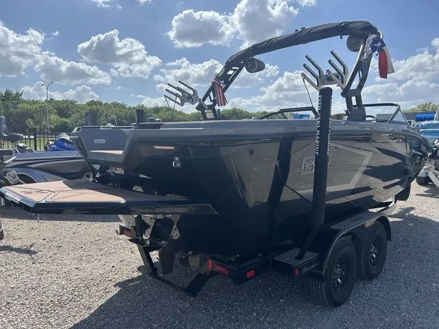 Slide: The Image of Heyday Wake Boats WT-2DC 2023 - 3