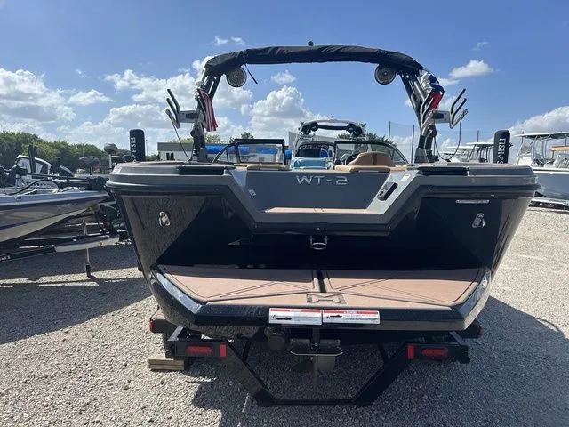 Slide: The Image of Heyday Wake Boats WT-2DC 2023 - 4