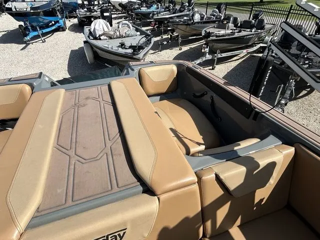 Slide: The Image of Heyday Wake Boats WT-2DC 2023 - 8