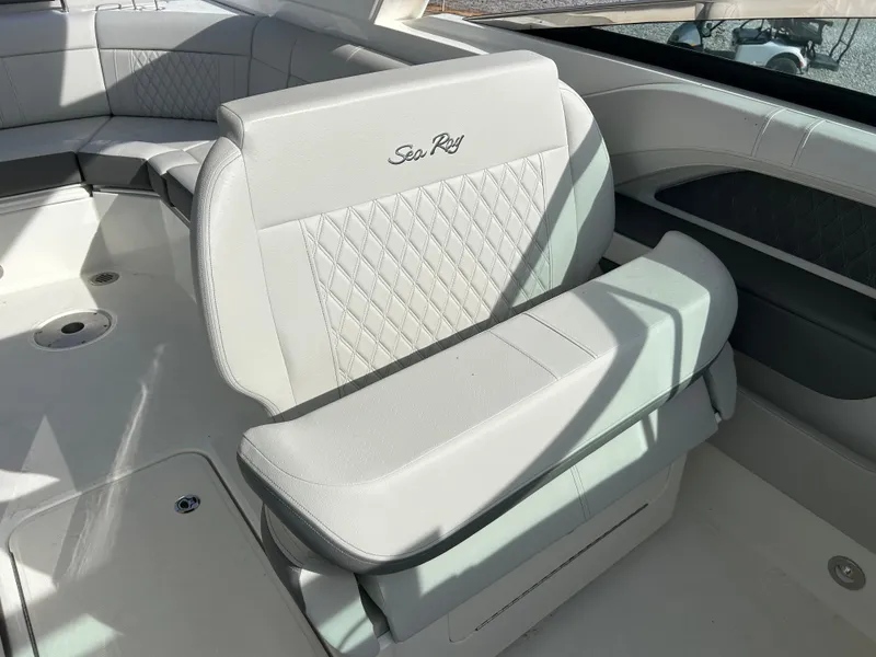 Slide: The Image of Sea Ray SLX 310 Outboard 2026 - 13