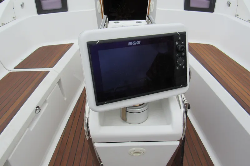 Slide: The Image of Cockpit of 2013 Jenneau Sun Odyssey 379 with B&G navigation system. - 10
