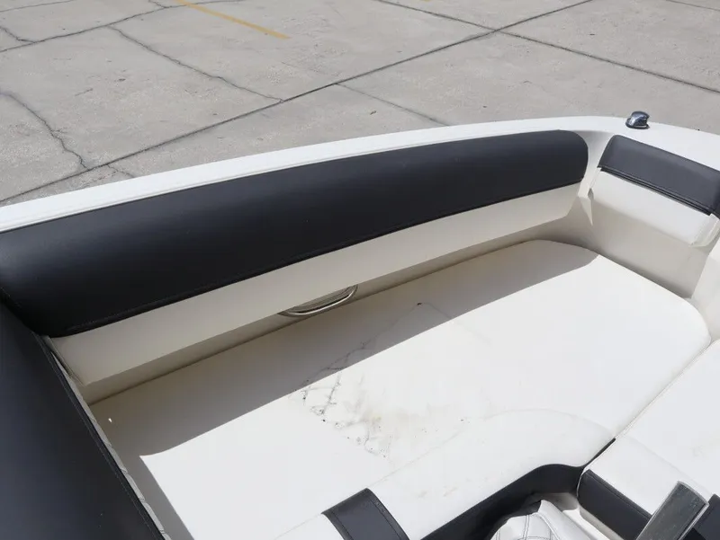 Slide: The Image of Bayliner DX 2000 2023 - 13