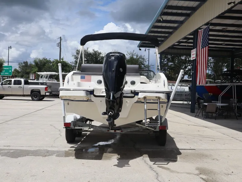 Slide: The Image of Bayliner DX 2000 2023 - 5