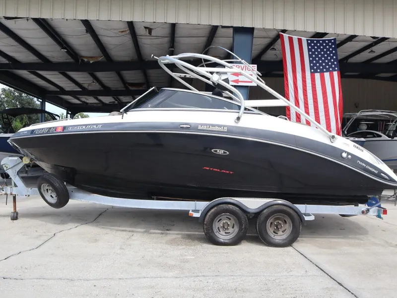 The Image of Yamaha 242 Limited S 2012 - 1