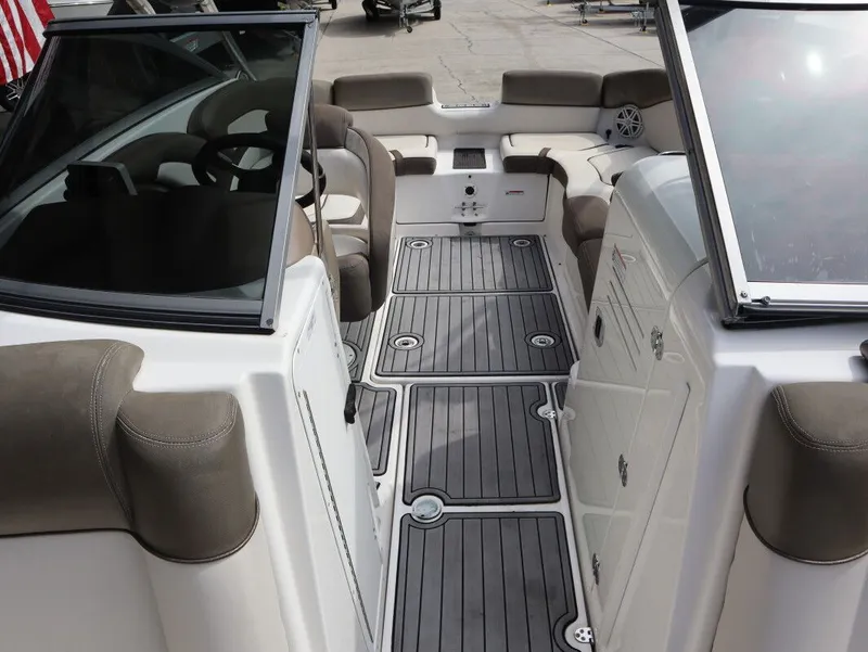 Slide: The Image of Yamaha 242 Limited S 2012 - 18